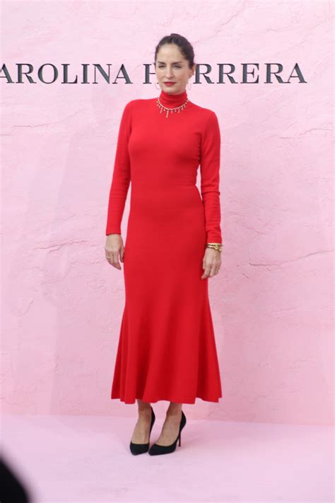 Carolina Adriana Herrera en México nos enseña cómo usar un vestido rojo ...