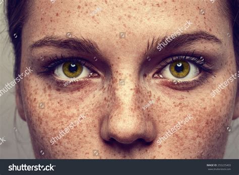 51,351 imágenes de Eye freckles - Imágenes, fotos y vectores de stock | Shutterstock