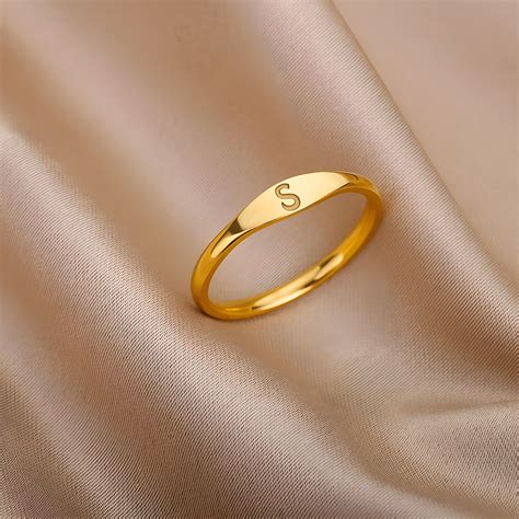 Gold initial ring – Artofit