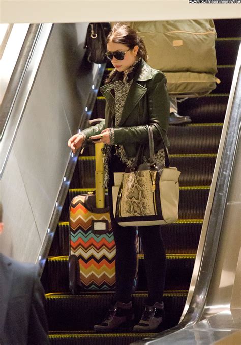 Michelle Trachtenberg High Resolution Beautiful Lax Airport