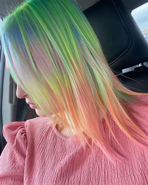 17 Best Rainbow Hair Color Ideas to Try in 2021 | Glamour