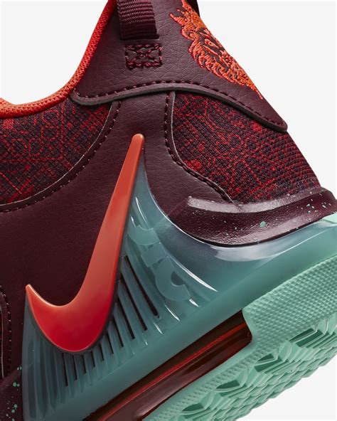 LeBron Witness 7 SE Older Kids' Shoes. Nike ID
