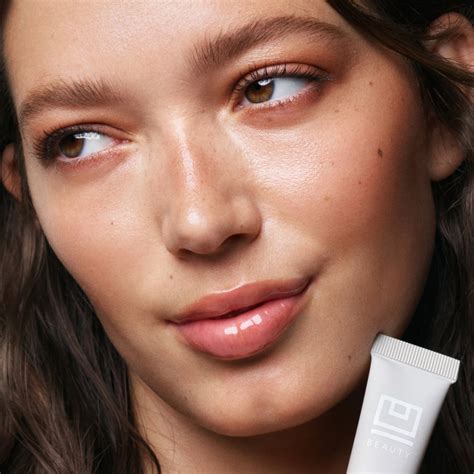 Hydrate Your Way to Soft Lips: 9 Techniques for Lip Hydration - U Beauty