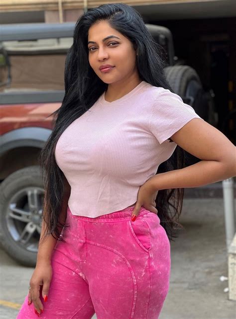 Reshma Pasupuleti big boobs photos - South Indian Actress