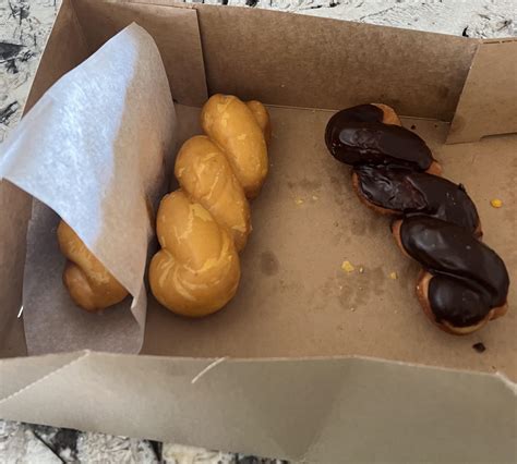 how many calories for these donut twist (both chocolate and glazed) per ...