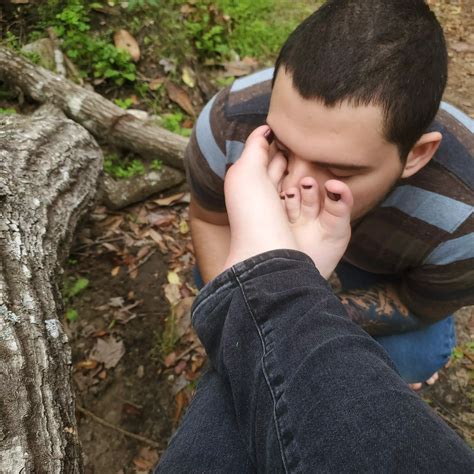 Her feet smell amazing | Scrolller