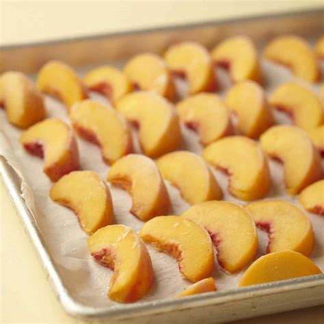 How to Freeze Peaches the Best Way | Freezing peaches, Food, Peach recipe