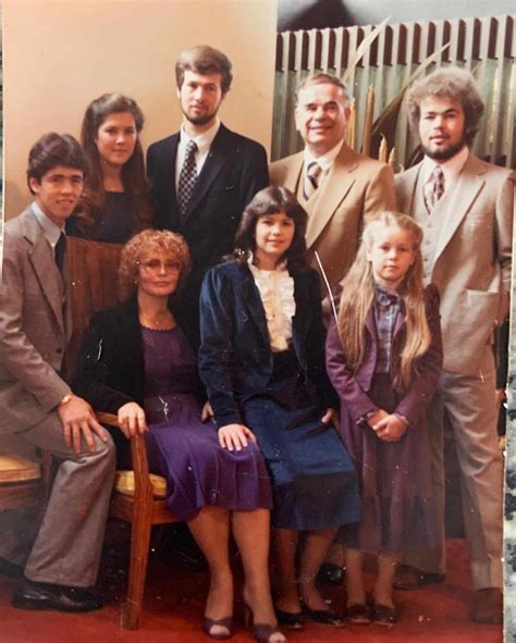 Chelsea Handler's Siblings: All About Her 5 Brothers and Sisters