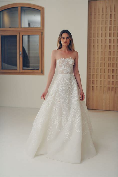 Mira Zwillinger Bridal Spring 2025 Collection | Wedding dress styles, Wedding dresses corset ...