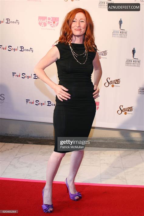 VICKI LEWIS Feet - AZNudeFeet