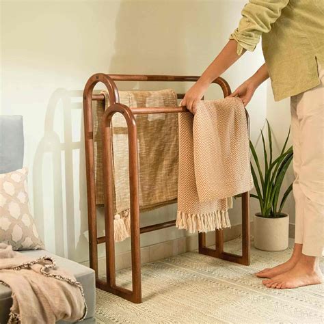 Towel Rack In Bedroom at Robert Hambright blog