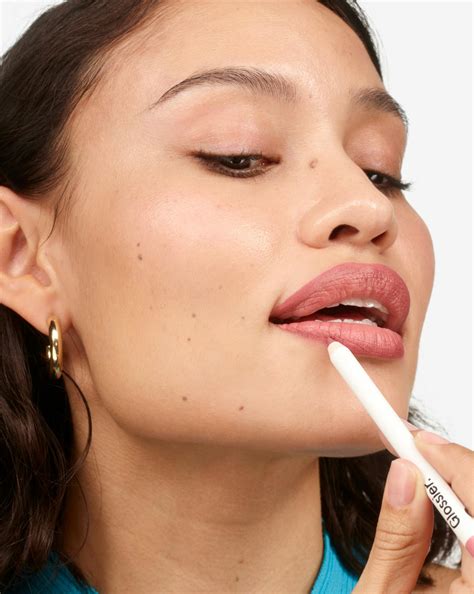 Lip Line - Glossier