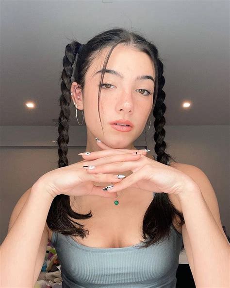 [100+] Charli D'amelio Wallpapers | Wallpapers.com