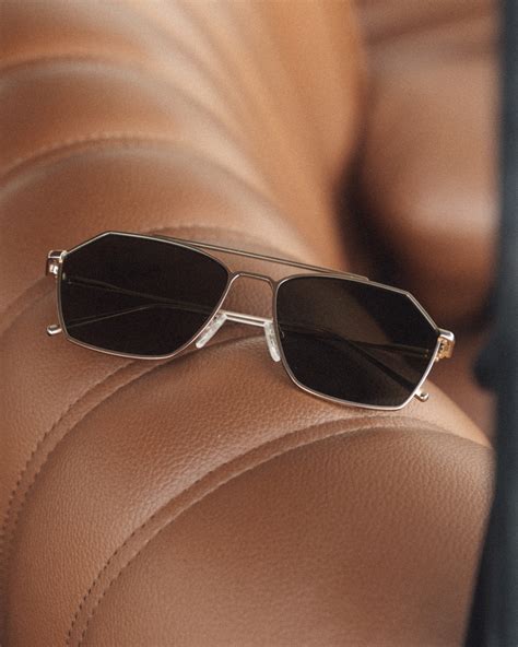 How to Remove Scratches from Glasses: A Step-by-Step Guide – Eyewa Blog