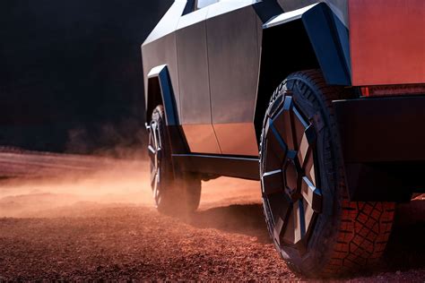 Tesla Cybertruck May Have A Wheel Big Problem - problems with cybertruck