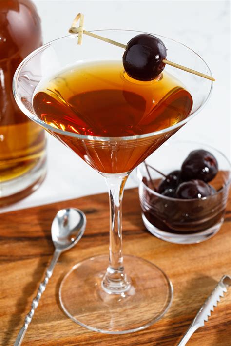 Manhattan Cocktail Recipe - Kippi at Home