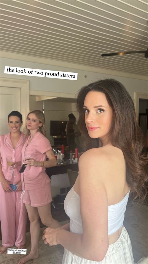 Erin Moriarty's feet