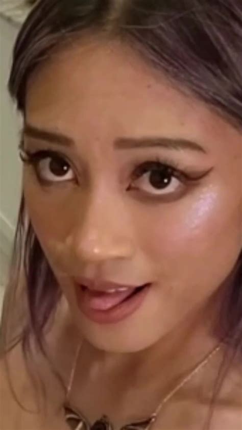 Kyootbot making sexy dinner 💗💗 : r/twitchasians