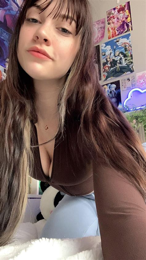 Comfy Photoset on Fansly : r/IndigoWhiteFans