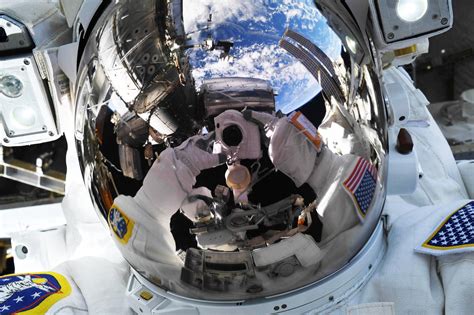 Selfie from Space – Blogbuzzter.de