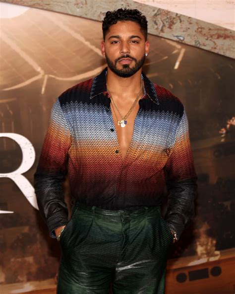 Michael Evans Behling Nudes