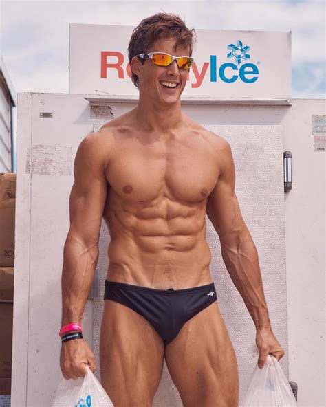 Professor mais sexy do mundo é estrela do OnlyFans. Veja 24 fotos escaldantes de Pietro Boselli ...