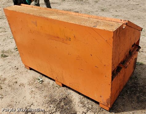 Rigid job box in Pratt, KS | Item LT9785 sold | Purple Wave
