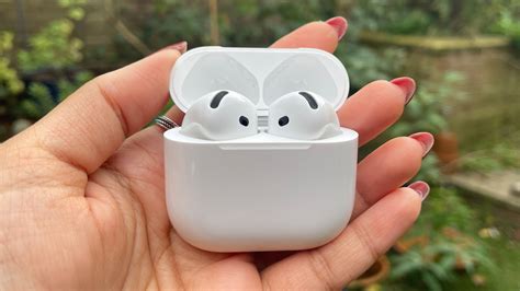 Apple AirPods 4 with ANC review: flagship features with effective sound ...
