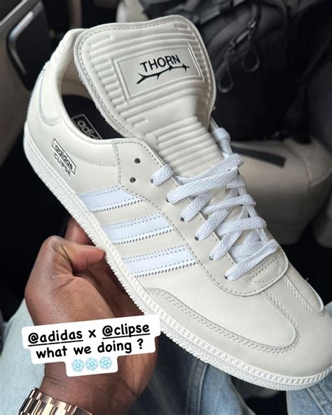 Sex guide louisville exotic model with a slender form and