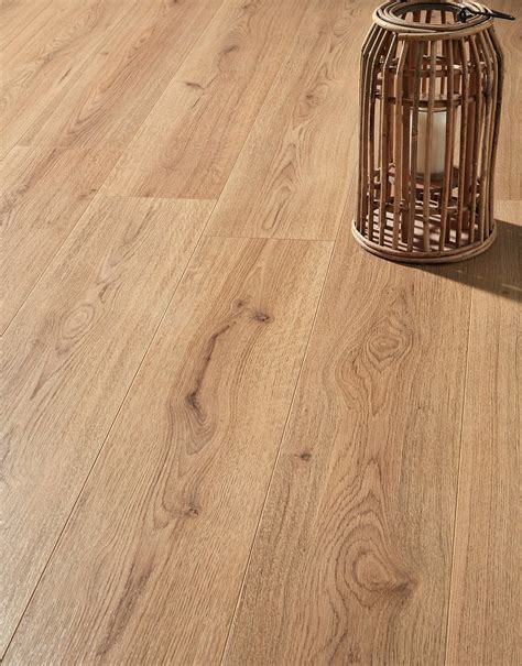 Light Oak Effect Laminate Flooring - Flooring Site