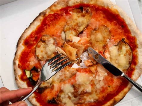 How Do Italians Eat Pizza? - Answers From A Large Italian Family ...