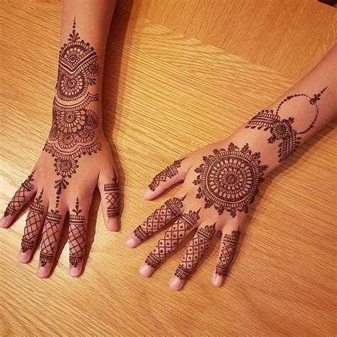 Simple Mehndi Designs For Full Hands For Kids