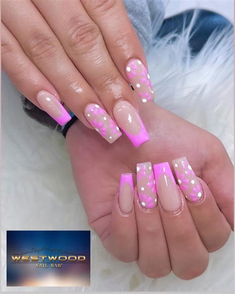 Westwood Nail Bar Offers Dip Powder Nails in Westwood, MA 02090