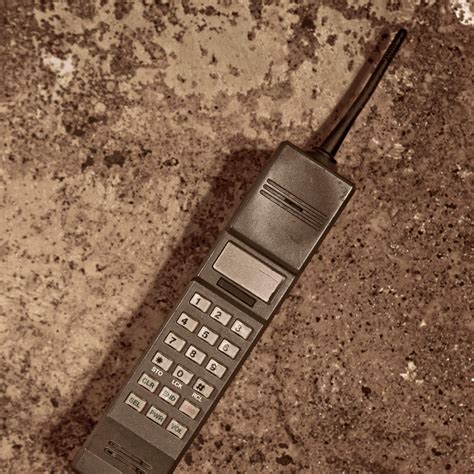 1980s Cell Phones and Their Modern Revival
