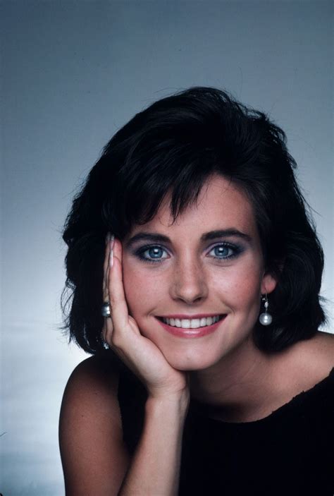 19 Unseen Photos of Courteney Cox Young - ZestVine - 2025