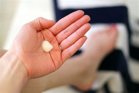 How to Treat Itchy Legs After Shaving | Itchy legs, Legs itching, After shave