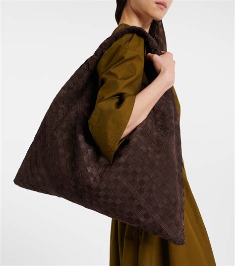 Hop Intrecciato Large suede shoulder bag in brown - Bottega Veneta ...