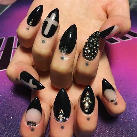 33 goth nail art ideas perfect for New Year's Eve | Goth nails, Goth ...