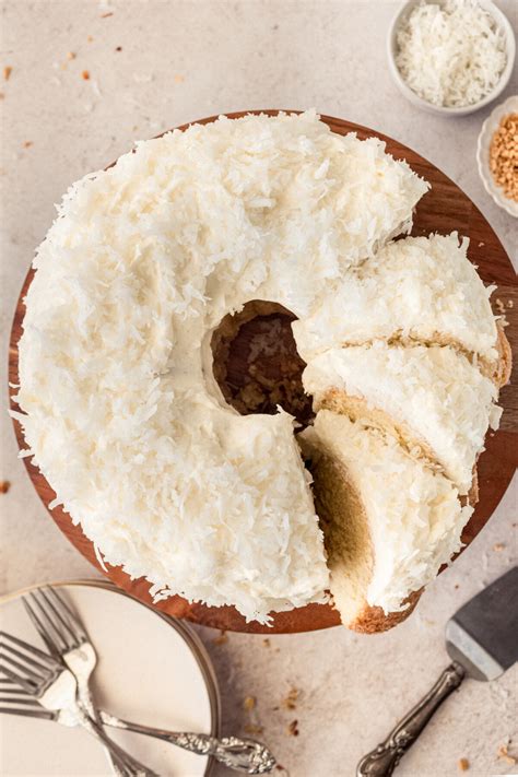 Tom Cruise Coconut Cake Recipe (Doan's Bakery Copycat) - Cake by Courtney