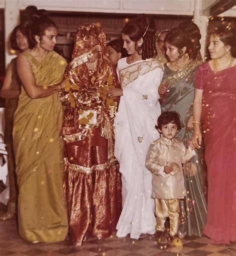 Traditional wedding in Karachi, Pakistan, 1970s. : r/OldSchoolCool