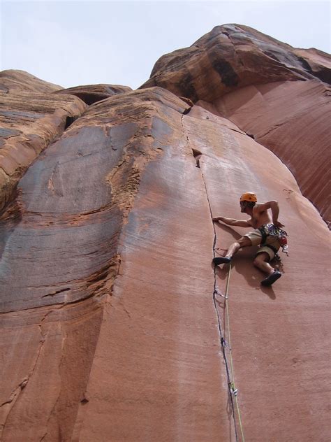 Indian Creek Crack Climbing Camp - Aspen Expeditions