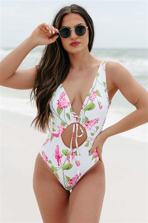Tropicanal Cutie Cut-Out Floral One Piece Swimsuit (White Floral ...