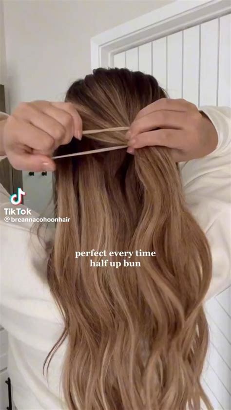 Perfect half up bun – Artofit