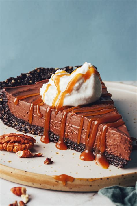Layered Chocolate Mousse Pie