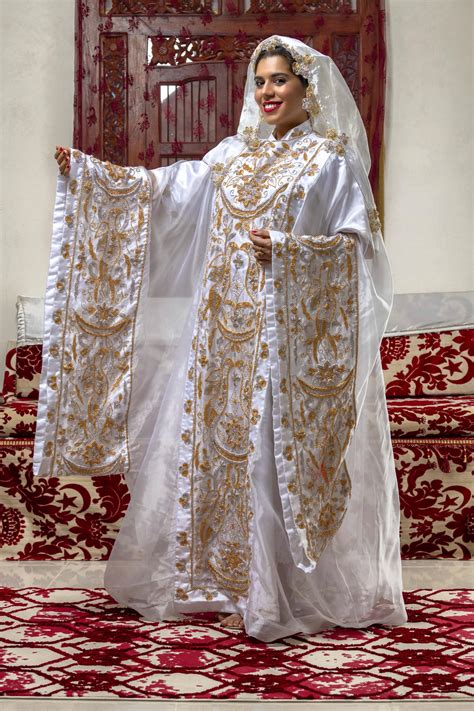 What Is The National Dress Of Saudi Arabia at Tia Thomas blog