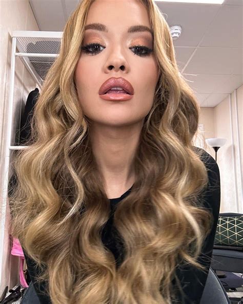The tease queen that is Rita Ora : r/jerkofftoceleb
