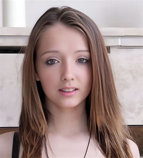 Lucie Wilde (Model) Age, Wiki, Biography, Height, Photos, Family & More