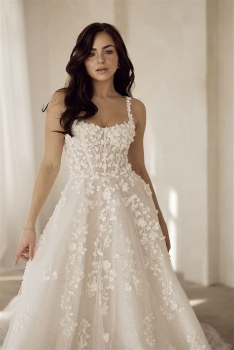 1718 Wedding Dress - Wedding Atelier NYC - Martina LianaNew York City Bridal Boutique