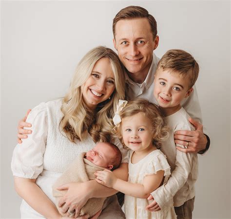 Newborn Family Photos | Shannon Payne Photography