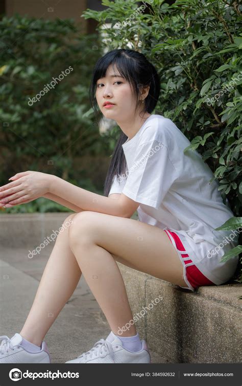 เอเช ไทย ขาว สาวสวยม ความส ขและผ อนคลาย — ภาพถ่ายสต็อก © pb20th@yahoo.com #384592632